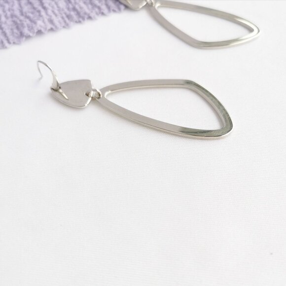 Kendra Scott Kira Silver Drop Earrings - Picture 3 of 4